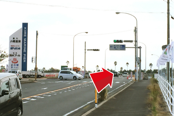 ②途中左手に喜入道の駅があります。そのまままっすぐ、あと20分くらいです。