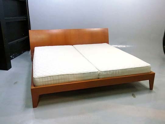 Cassina/カッシーナ JUNO/ジューノ クイーンサイズ 新宿にて買取 
