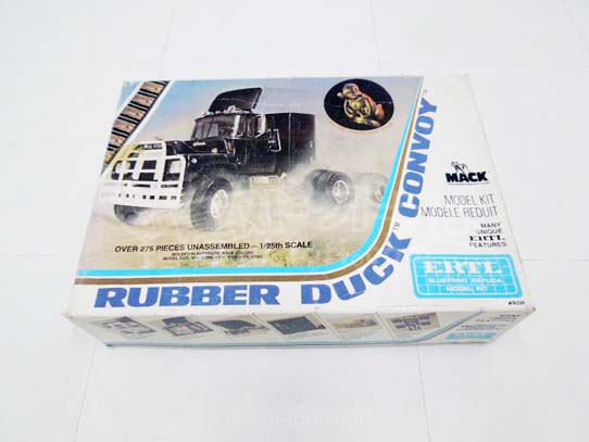 買取金額　3,000円　ERTL プラモデル ラバーダックコンボイ RUBBER DUCK CONVOY Mack truck