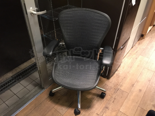 買取金額　70,000円　HermanMiller ハーマンミラー　アーロンチェア ポリッシュドアルミニウムベース Bサイズ フル装備