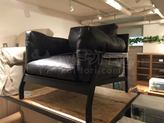 買取金額　180,000円 Cassina/カッシーナ　285 ELORO/エローロ 1P　ソファ