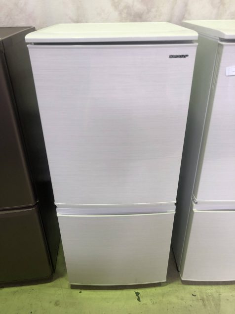 買取金額 3,000円 SHARP/シャープ 2ドア冷蔵庫 SJ-D14E-W 137L 2019年