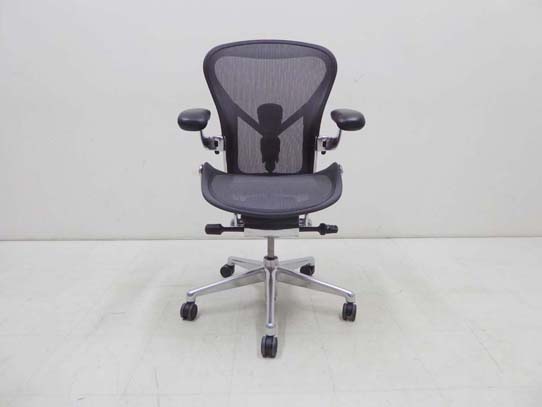 買取金額 1 000円 Hermanmiller ハーマンミラー Aeron Chairs Remastered アーロンチェア アルミポリッシュ リマスタード グラファイト ポスチャーフィットslフル装備 Bサイズ 19年製 買取ドットコム リサイクルショップで高価買取 買取価格がわかる