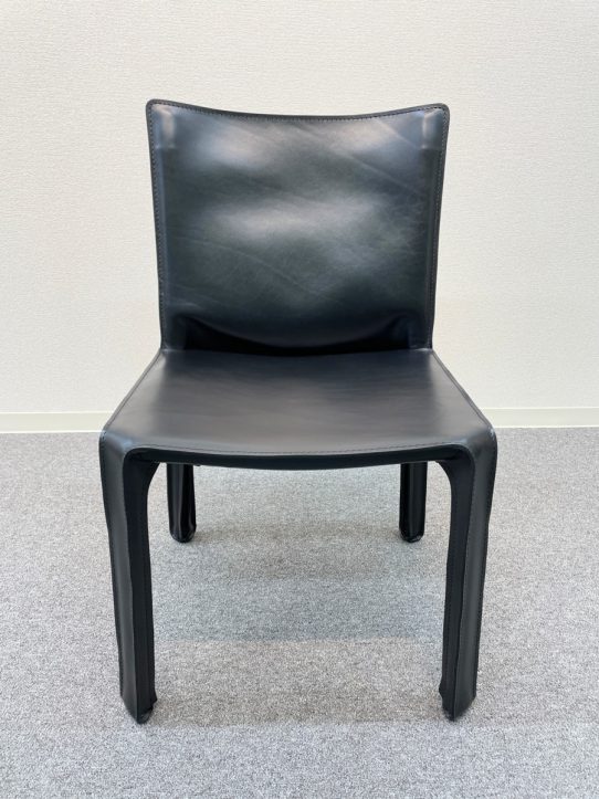 買取金額 80,000円 Cassina/カッシーナ 412 CAB/キャブ アームレスチェア 黒