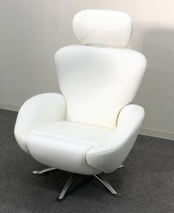 買取金額 100,000円 ■Cassina/カッシーナ■K10 DODO/ドドシェーズロング　ラウンジチェア　白　革