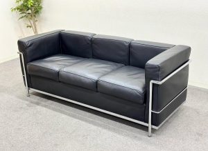 買取金額 50,000円 ■IDC大塚家具■LC2 3人掛けソファ グランコンフォール ル・コルビュジェ 定価約80万円